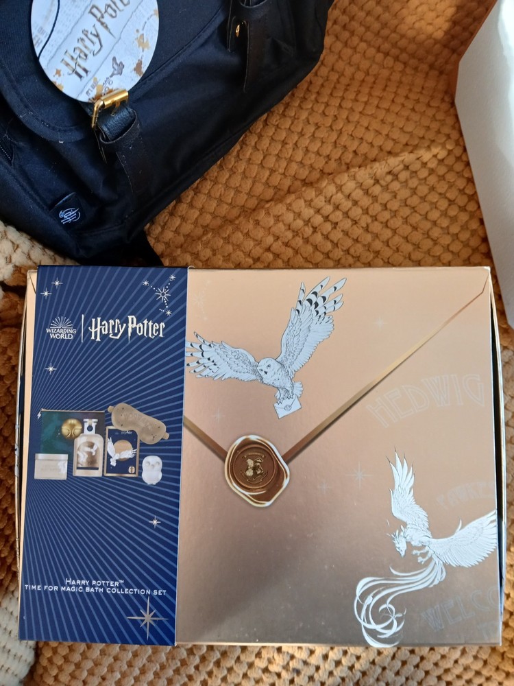Harry Potter Gift Bundle, Bath collection set, Box, Makeup, Backpack.
