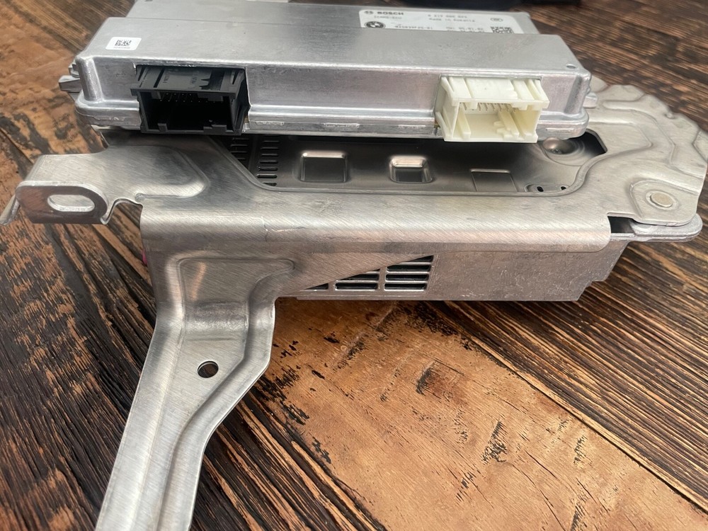 BMW Audio Sound System Amplifier Module W/ Surround View Camera Computer Control