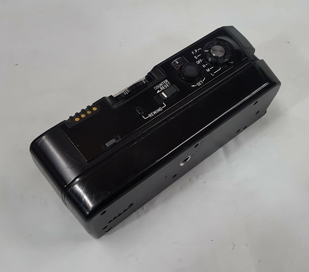 Camera Battery Mount Grip for DSLR Camera - Very Nice!