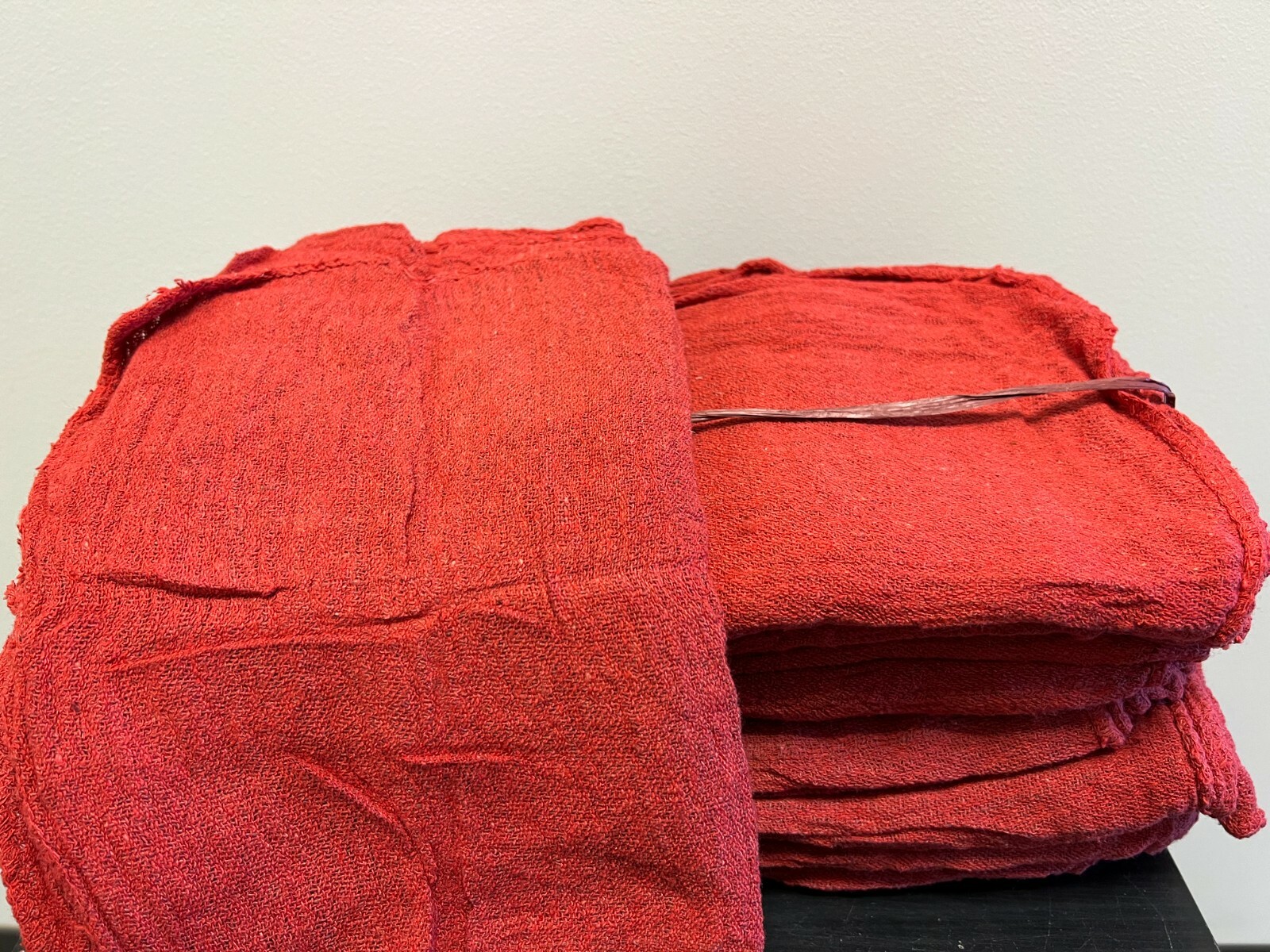 1000 PIECES NEW RED INDUSTRIAL SHOP RAGS CLEANING TOWELS 14x14 inches