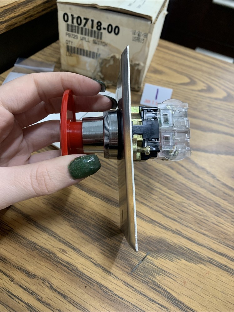 PB729 Wall Switch 010718-00