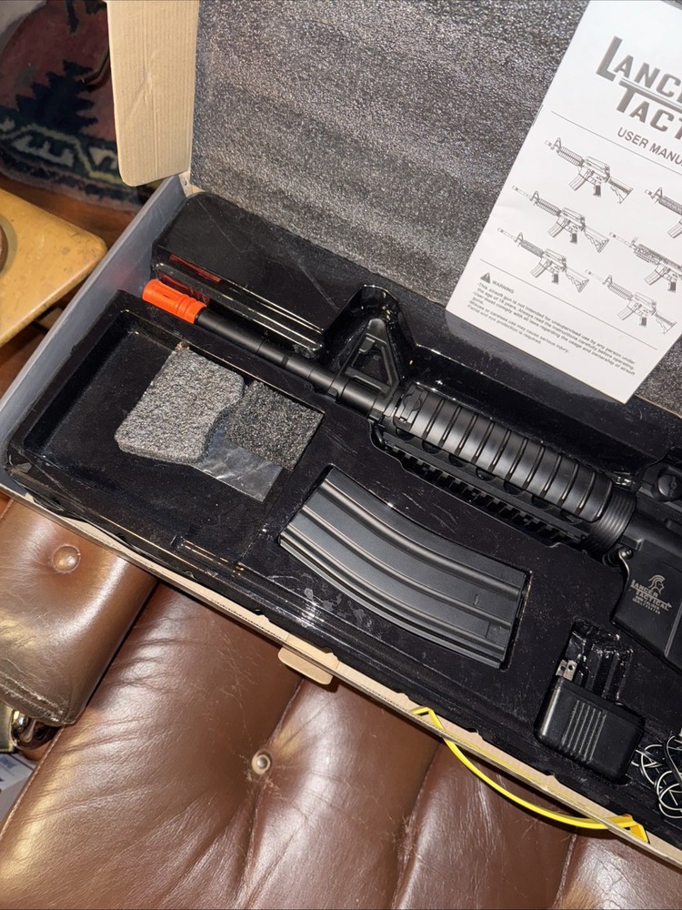 Lancer Tactical LT-04 M4 RIS ProLine AEG [HIGH FPS] (BLACK)