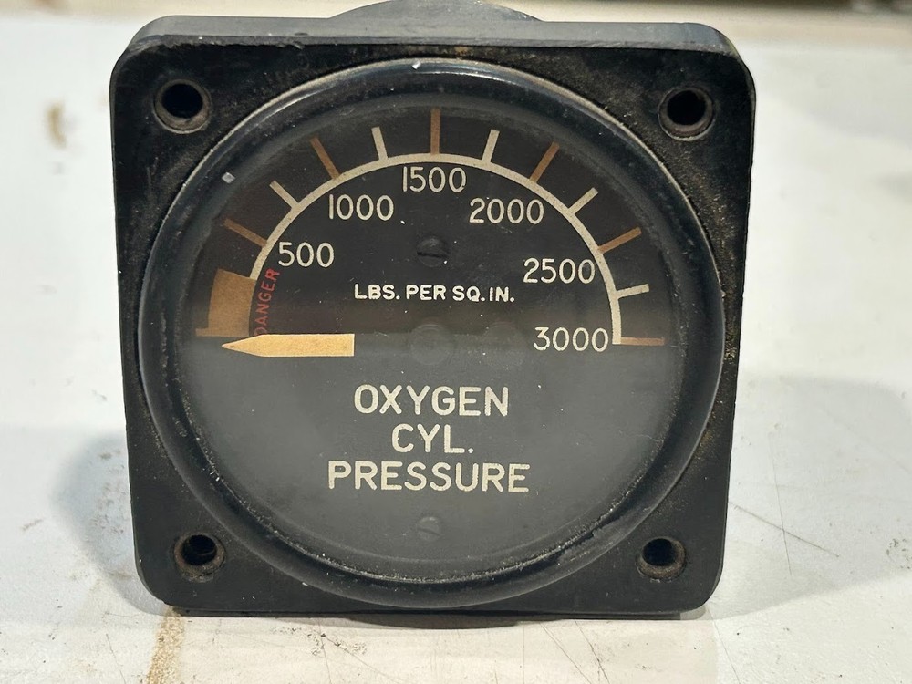 ALAR A2000 Automatic Continuous Flow Oxygen Regulator and pressure gauge