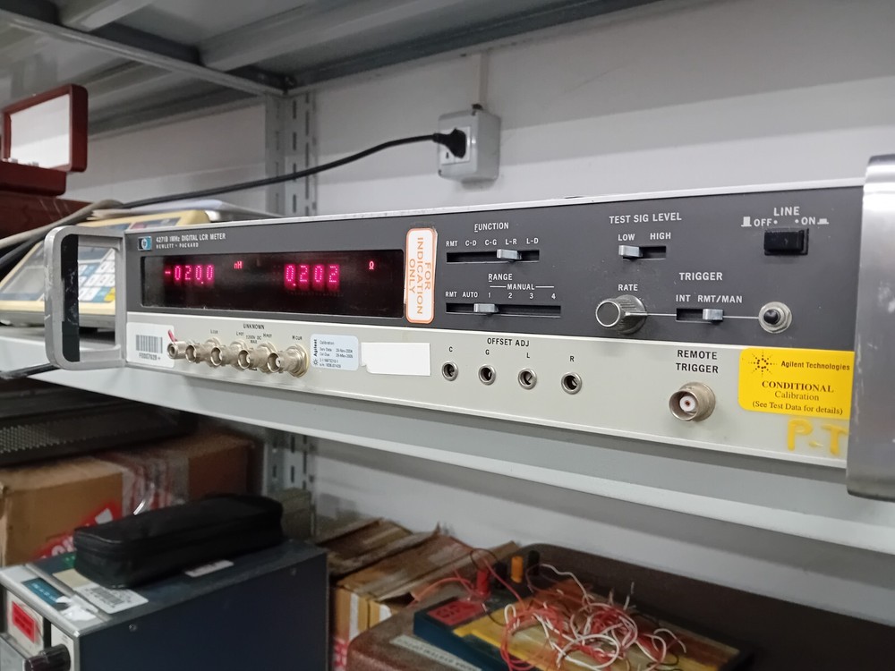 Hewlett Packard HP 4271B LCR meter bridge