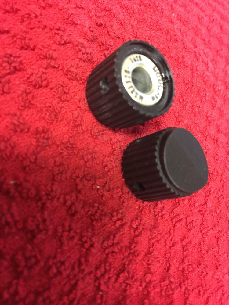 MS31528-1N2B RAYTHEON CONTROL KNOBS 2 PCS