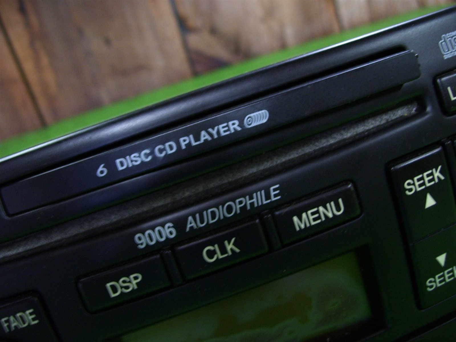 2002 Ford Focus SVT Radio Stereo 6-Disc CD Changer FOR PARTS ONLY Damaged