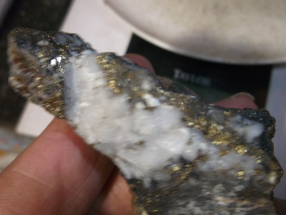 Gold, silver, copper, 69 grams samples ,ore high grade .