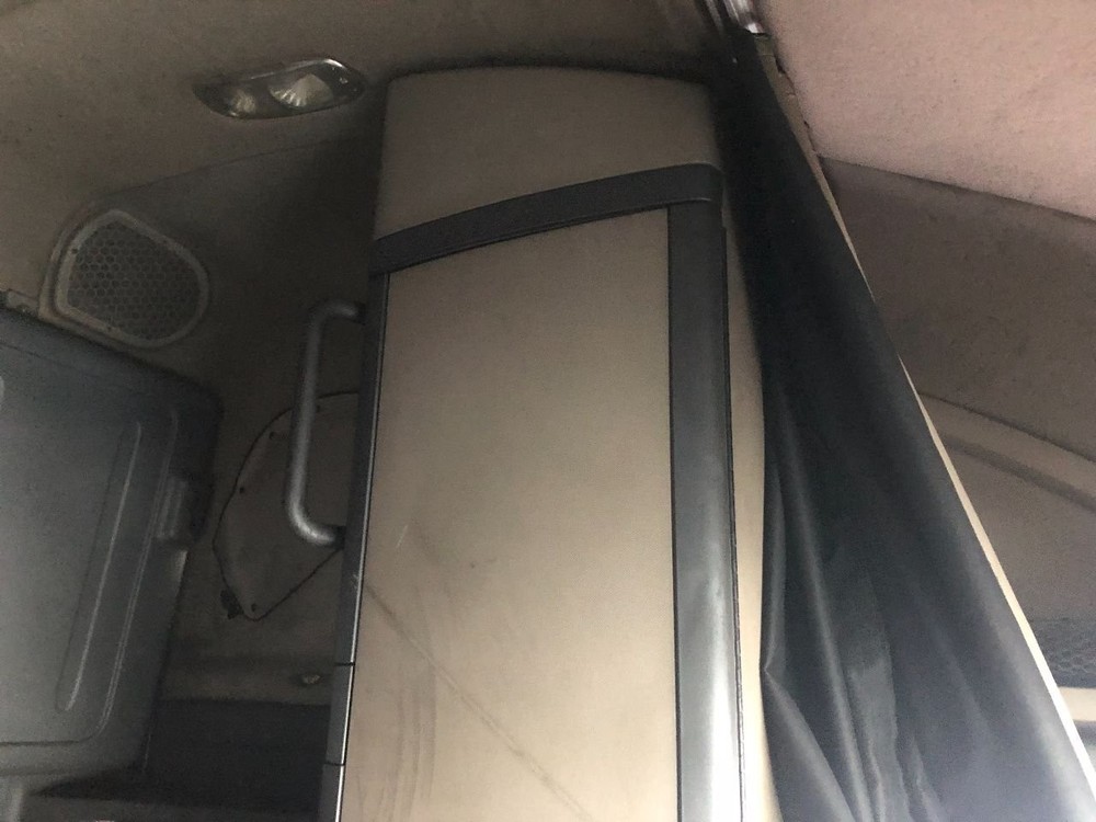 Freightliner CASCADIA Left/Driver Sleeper Cabinet - Used