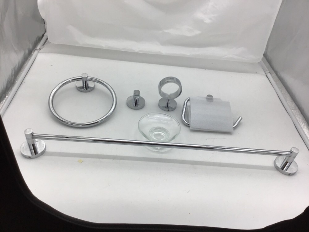 Grohe 40344000 Essentials Accessory Set