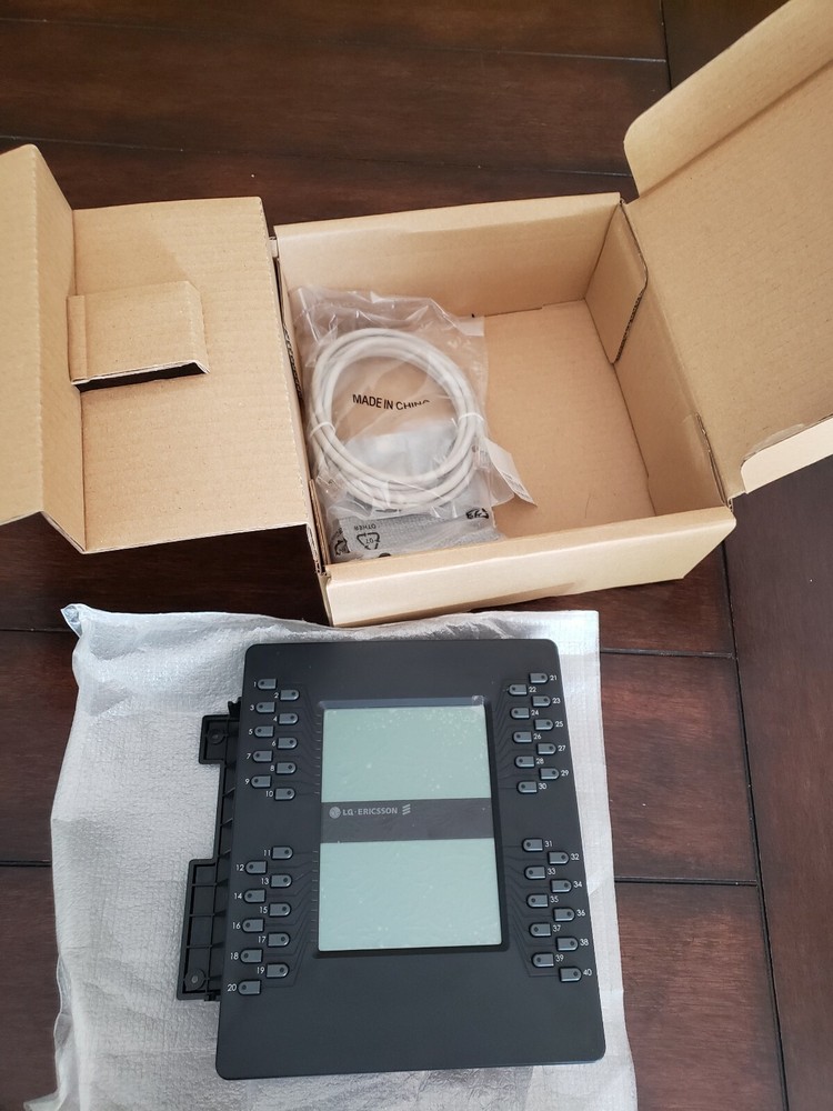 ERICSSON LG LIP 8040LSS DIRECT STATION SELECTION CONSOLE