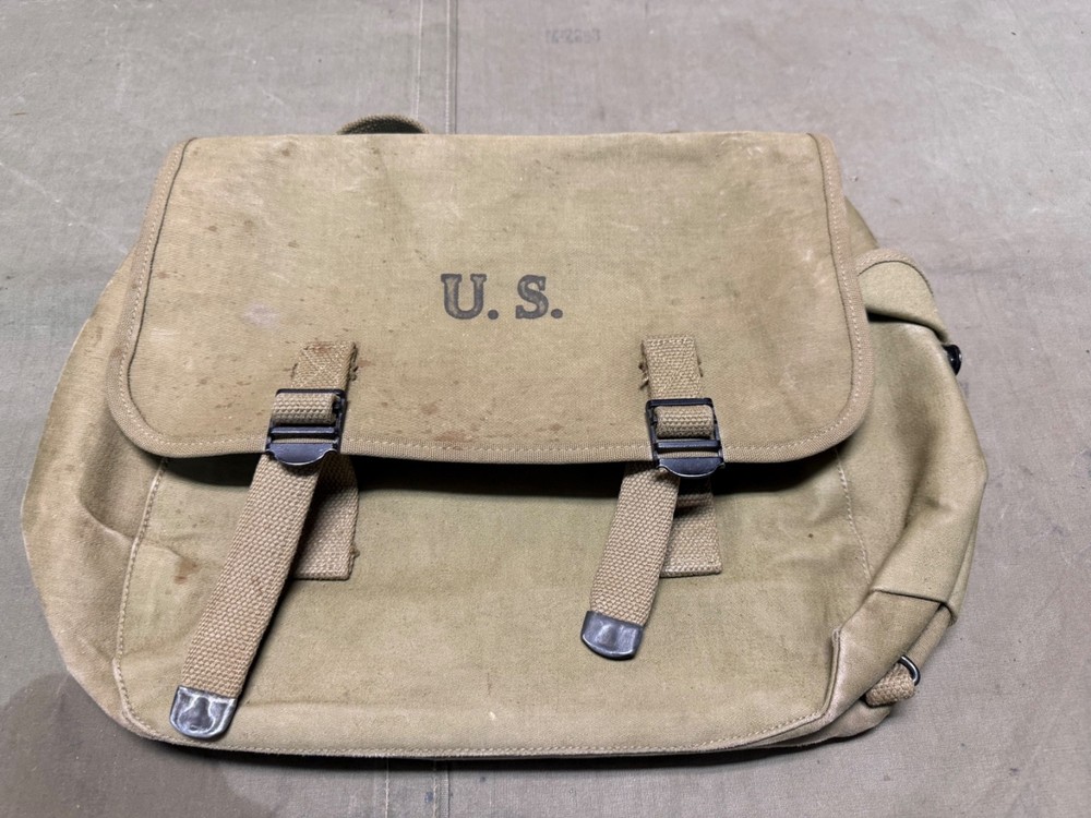 ORIGINAL WWII US AIRBORNE PARATROOPER M1936 RUBBERIZED MUSETTE JUMP BAG-BBS 1943