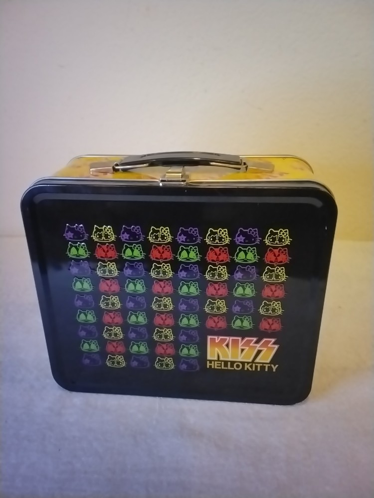 ©2012 KISS Catalog, LTD. KISS Hello Kitty lunch box