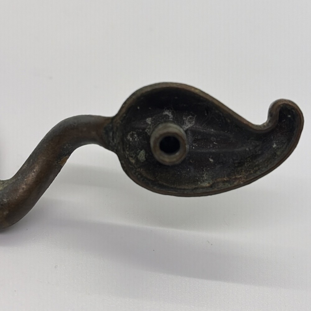 Vtg Brass Single Drawer Pull Leaf Design (11)