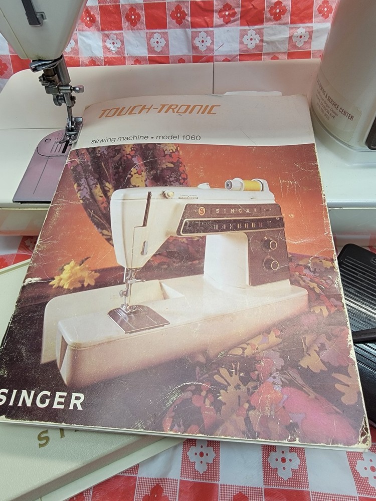 SINGER TOUCH-TRONIC 1060 SEWING MACHINE