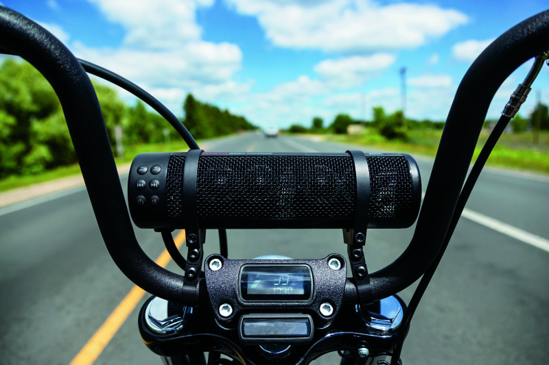 Kuryakyn 2720 Road Thunder Sound Bar Black 300w Motorcycle Speaker Charger