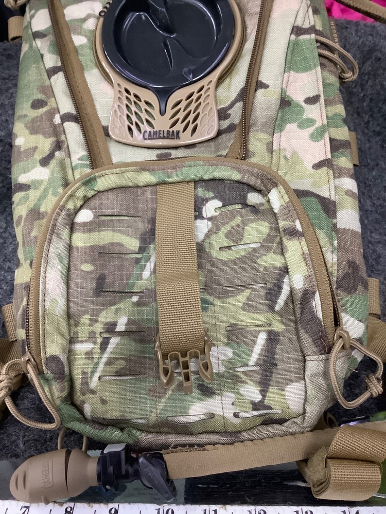 CAMELBAK HYDRATE OR DIE CAMELBAK WITH POCKET