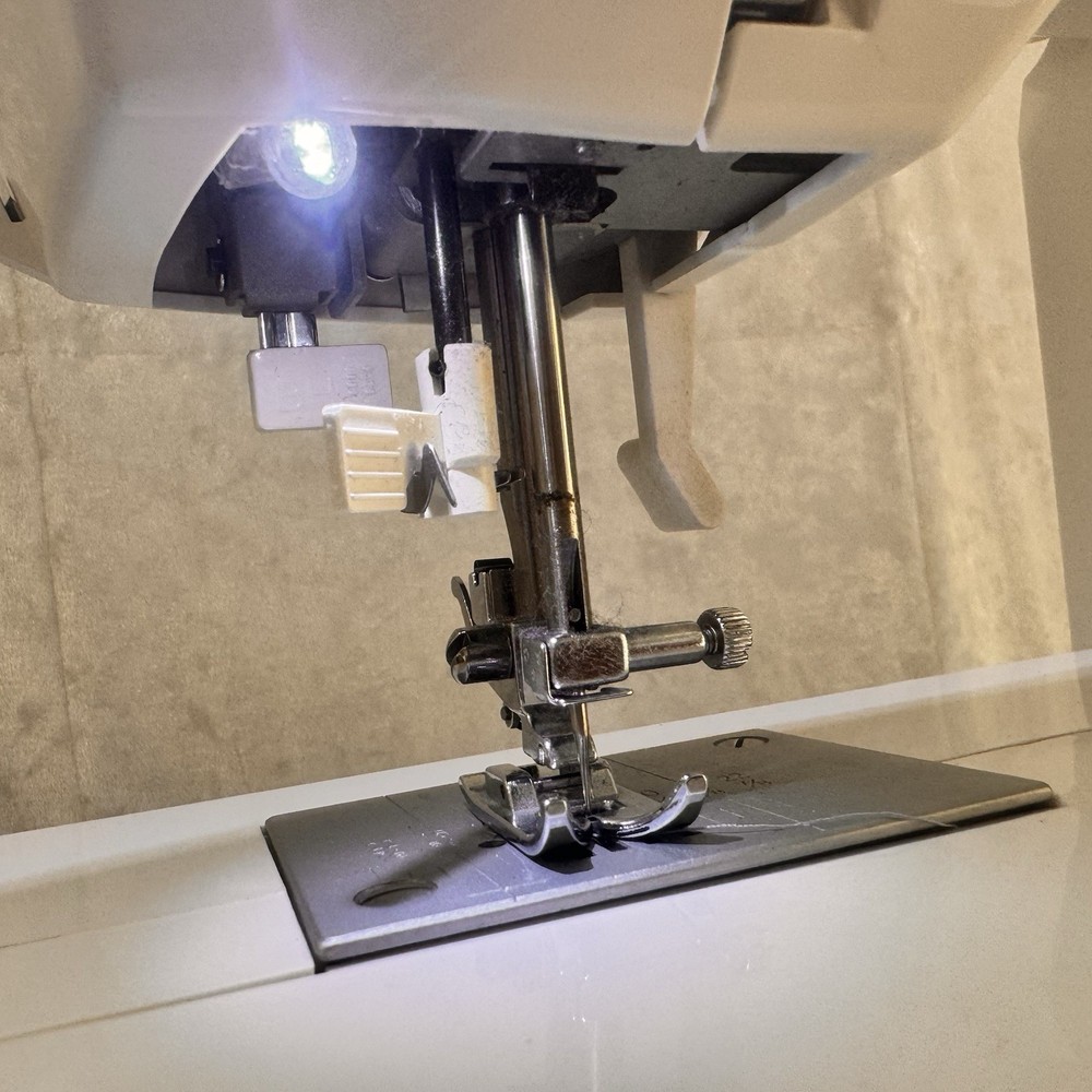 Singer Brilliance 6199 Electronic Sewing Machine