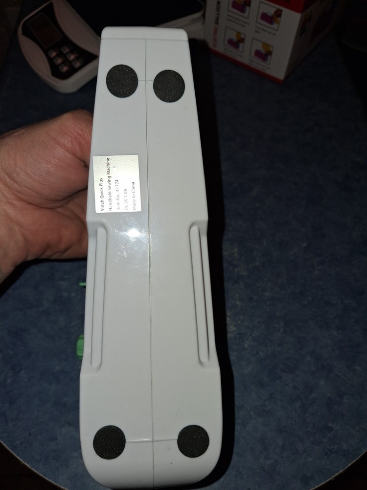 SINGER Stitch Quick Plus Cordless Handheld Portable Mending Machine Working