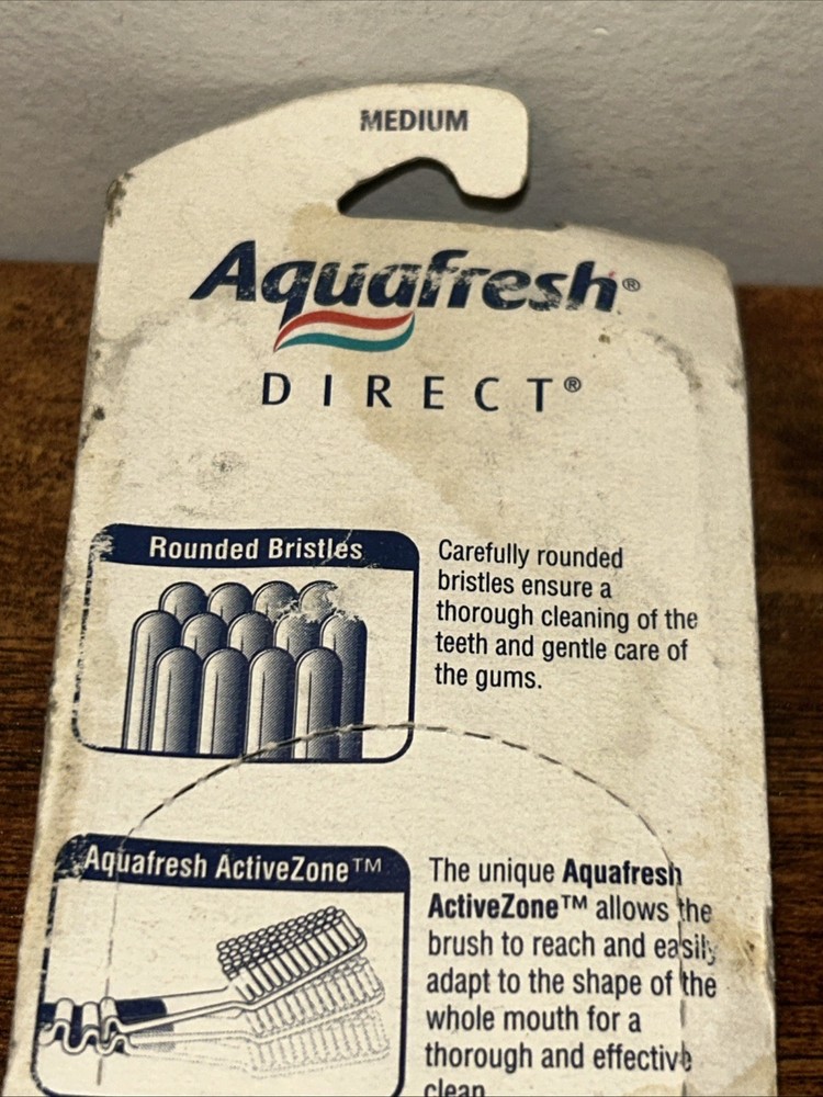 Aquafresh Medium #32 Toothbrushes 2-Pack Sealed 61674XD - Slight Pkg Damage