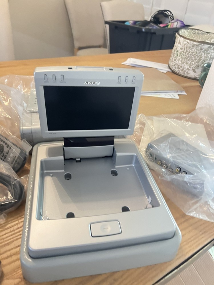 Sony MV-7101DSSony Mobile DVD Dream System