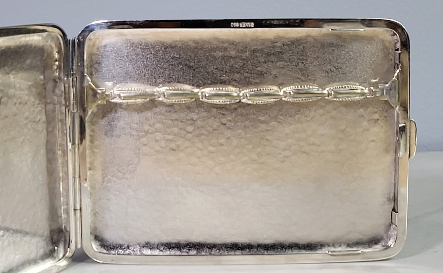 FINE LRG c. 1965 Japanese Hammered Sterling+ Silver Curved Smokes Case 3.56 ozt