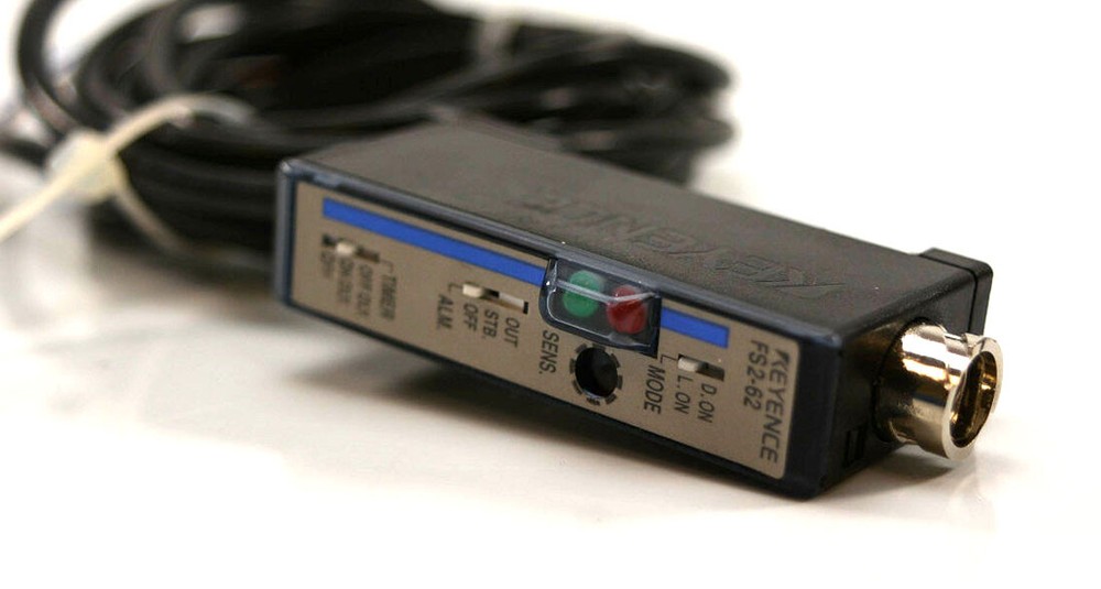 KEYENCE FS2-62 Optical Fibre Sensor New #