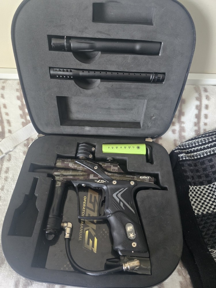 Used Planet Eclipse Etek 3 LT Paintball Marker Gun w/ Case