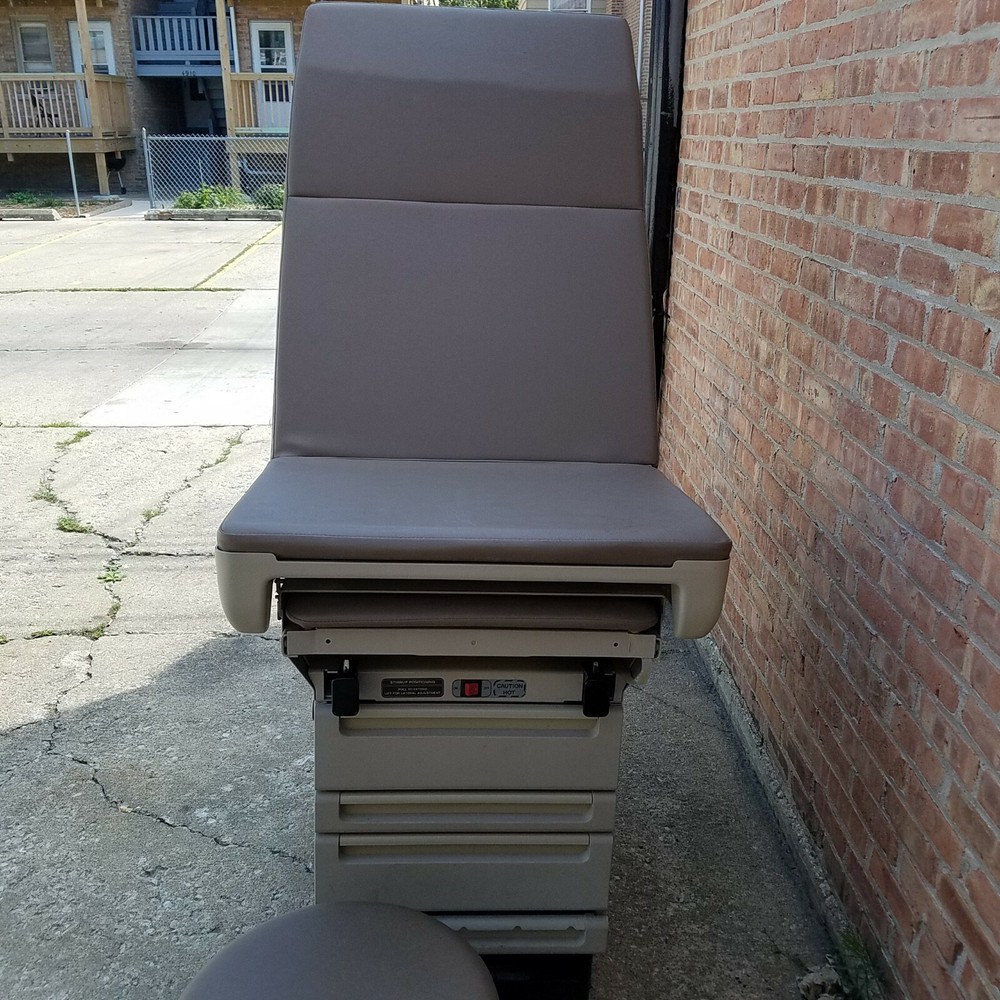 Midmark 404 Full Featured Exam Table with Free matching stool