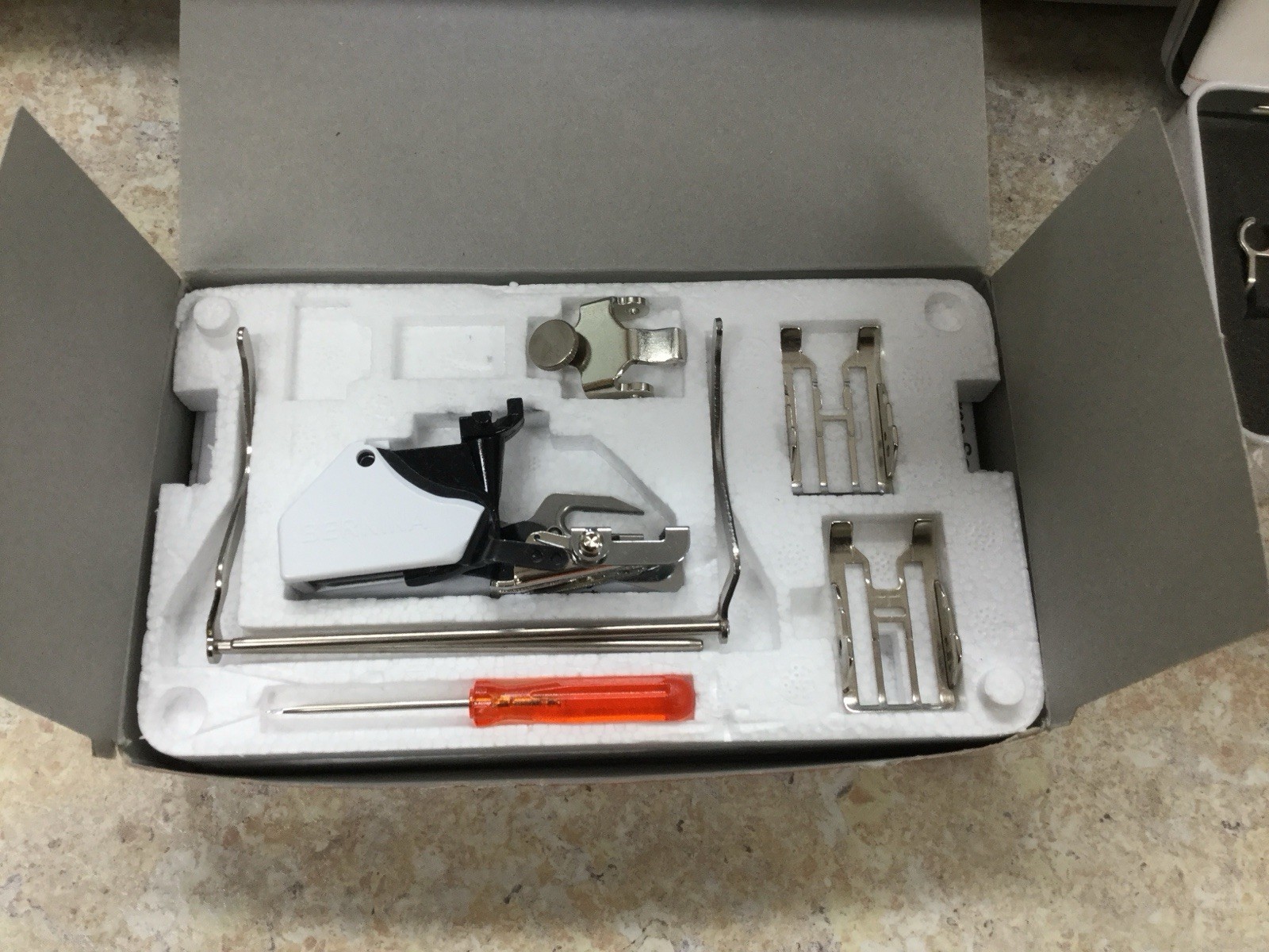 Bernina 570 QE (1st Gen Model) Sewing, Quilting, Embroidery Machine with BSR