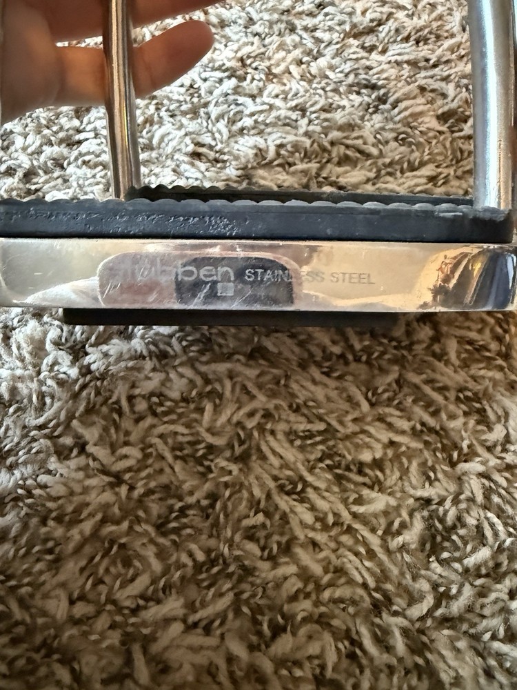 Stubben Offset English Stirrup Irons 4.25”