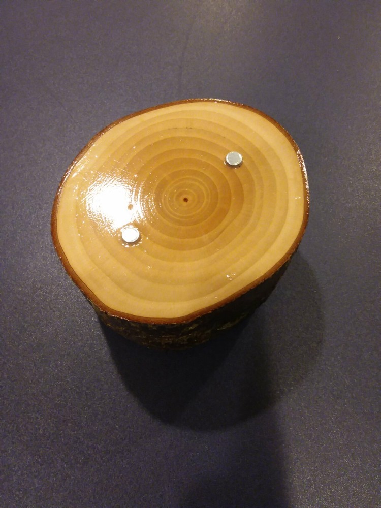 KNIFE DISPLAY STAND, SOLID PEAR WOOD