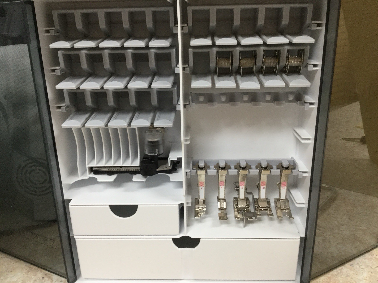 Bernina 570 QE (1st Gen Model) Sewing, Quilting, Embroidery Machine with BSR