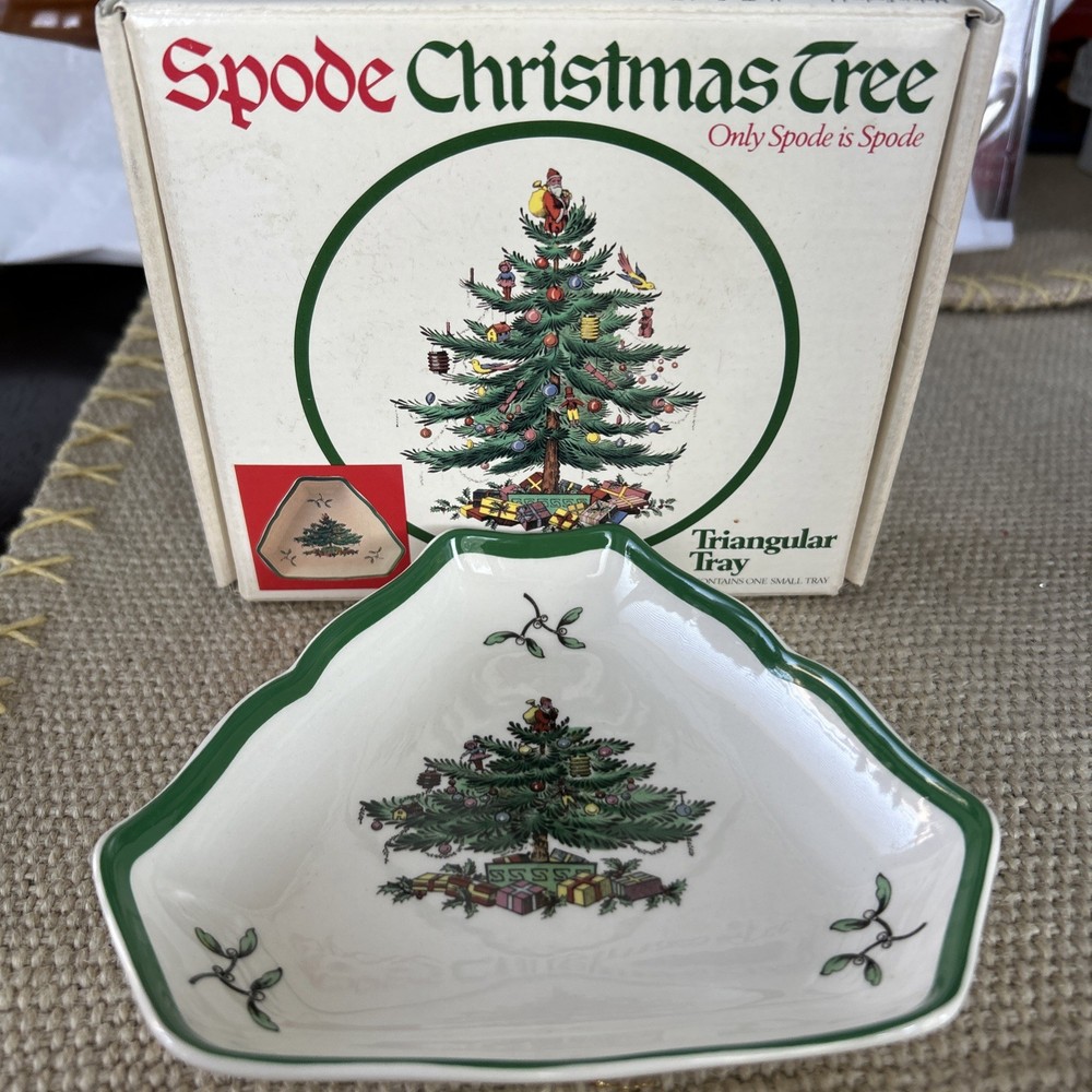 Spode Christmas Tree Triangular 5.5" x 5" Dish Made in England with Original Box