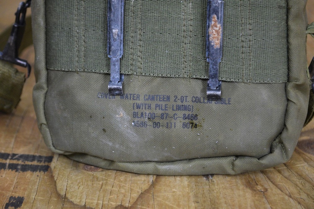 Vintage US Military 2 Quart Collapsible Canteen Cover Pile Lining Strap Case
