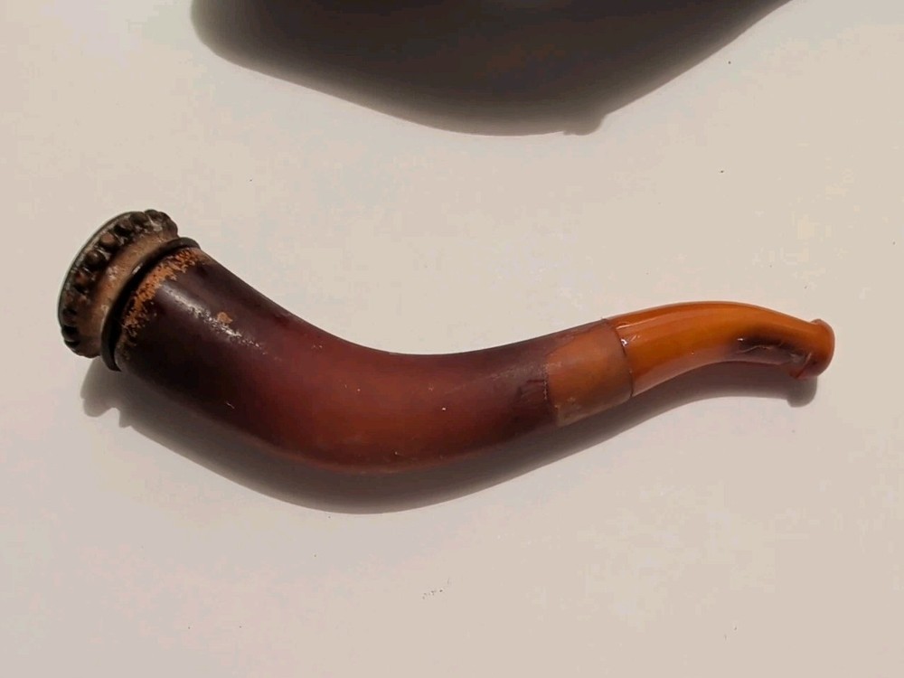 amber pipe Stem sherlock holmes? With Case