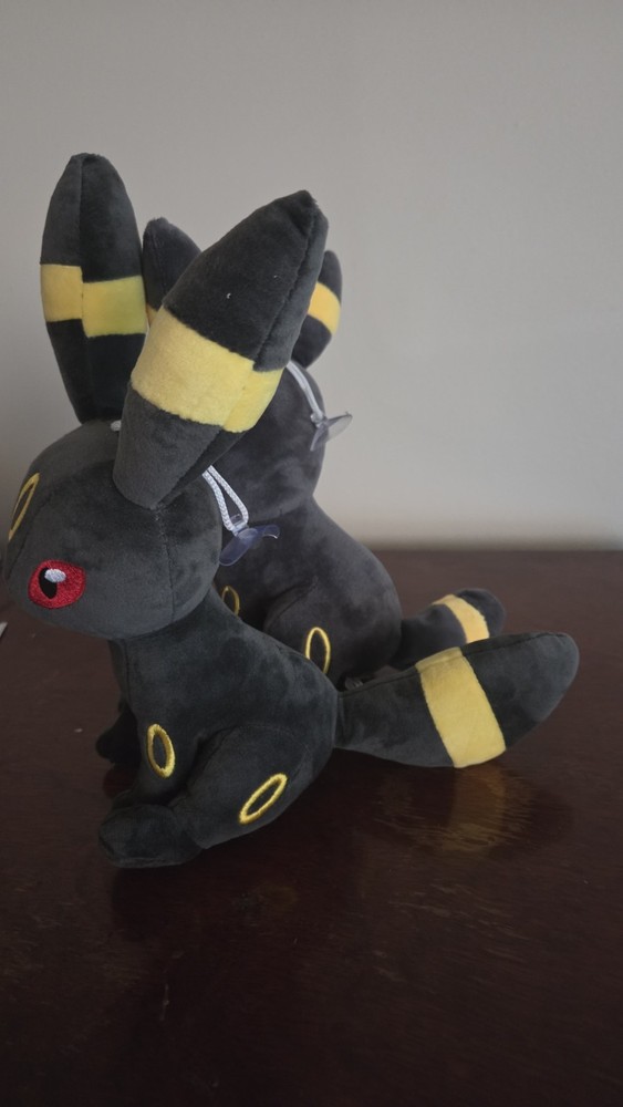 Vending Machine Umbreon Plushies