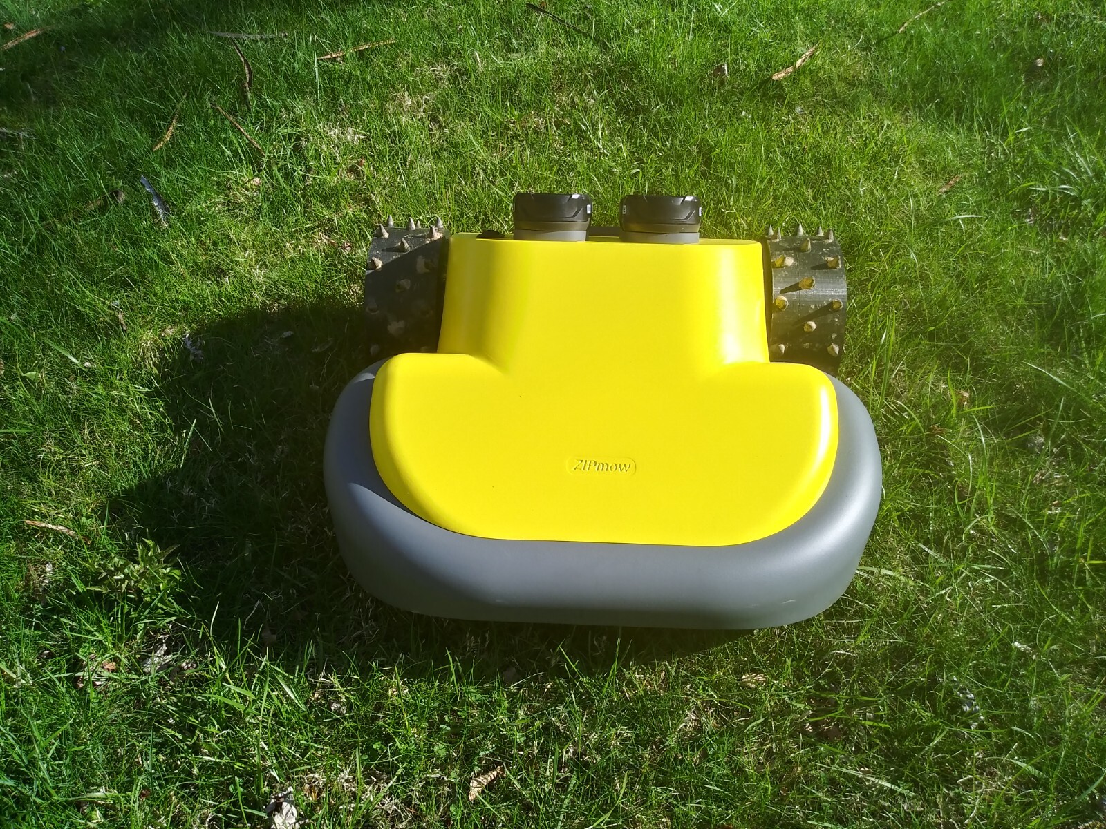 Zipmow RC robotic mower