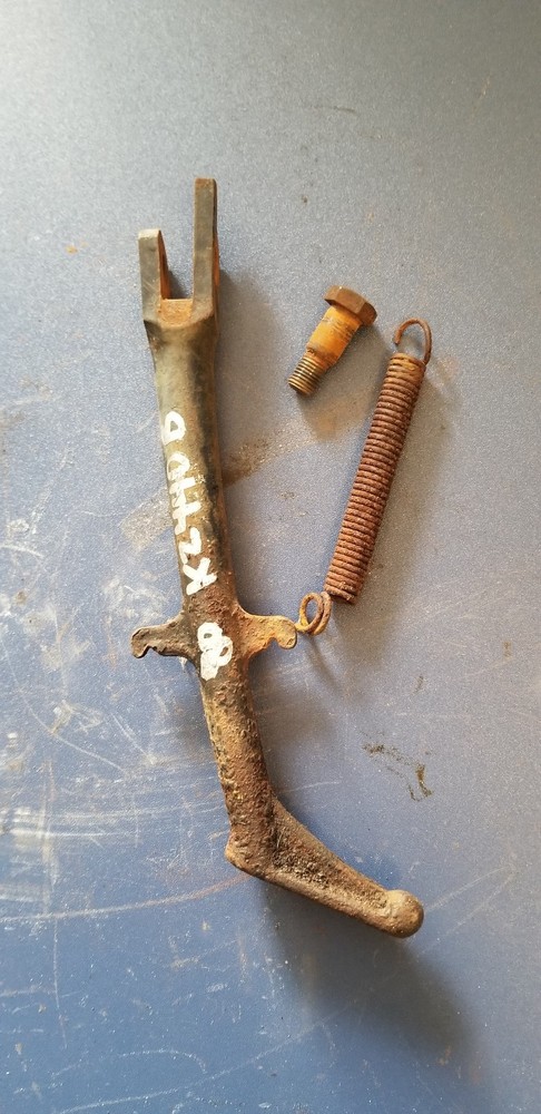 '80 Kz440b Kick Stand