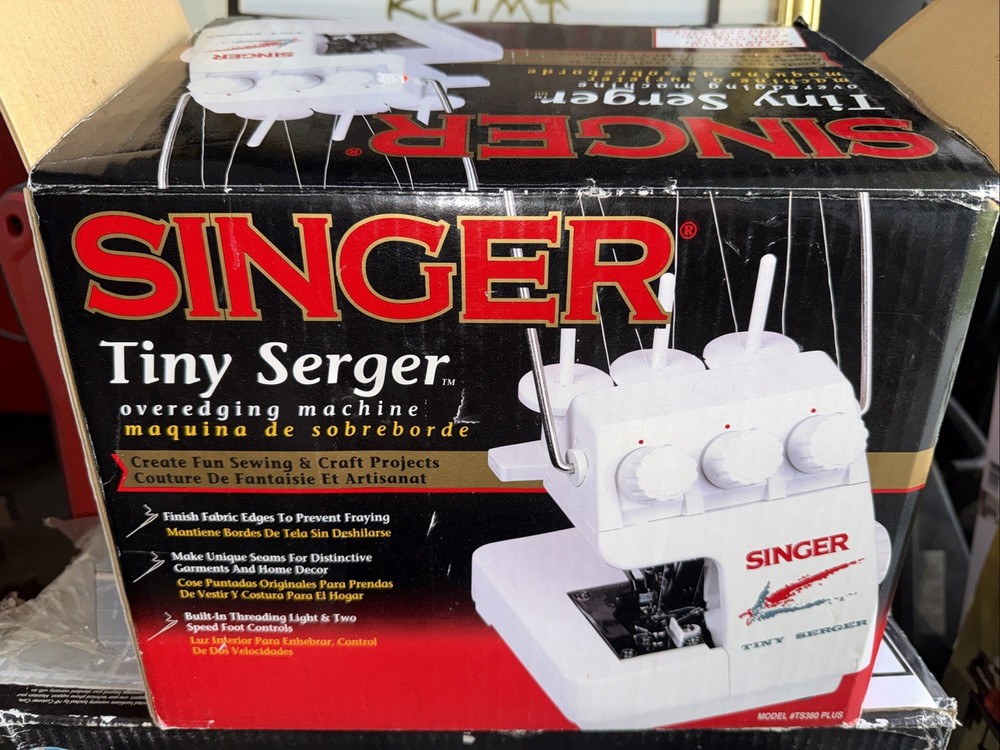 Singer Tiny Serger Overedging Sewing Machine TS380 Very Nice Condition