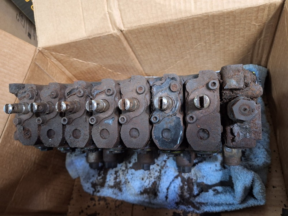 Jerr-Dan MPL and MPL-40 Control Valve 1001132189