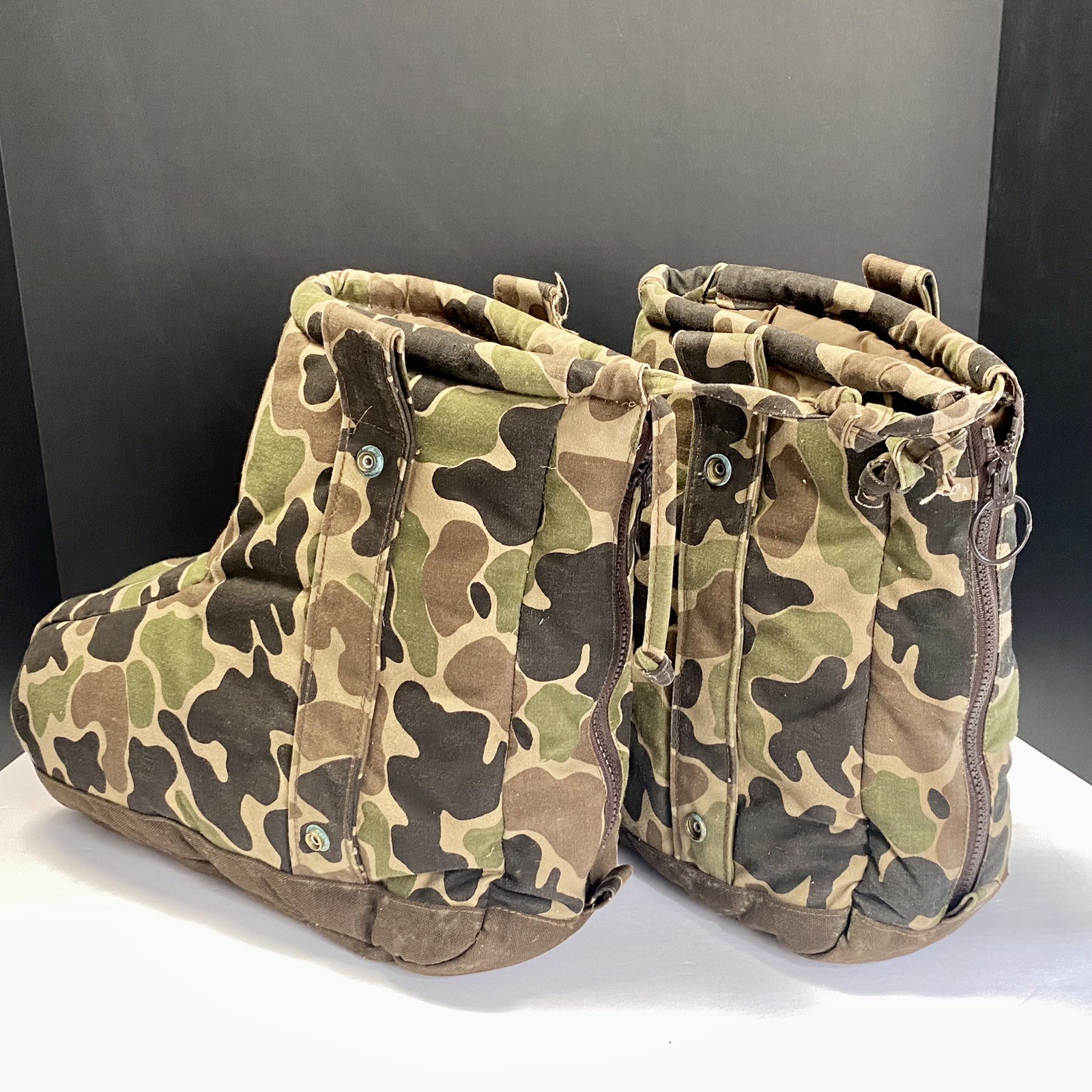 Icebreaker Insulated Boot Covers Blankets Size Medium Camouflage Hunting Vintage