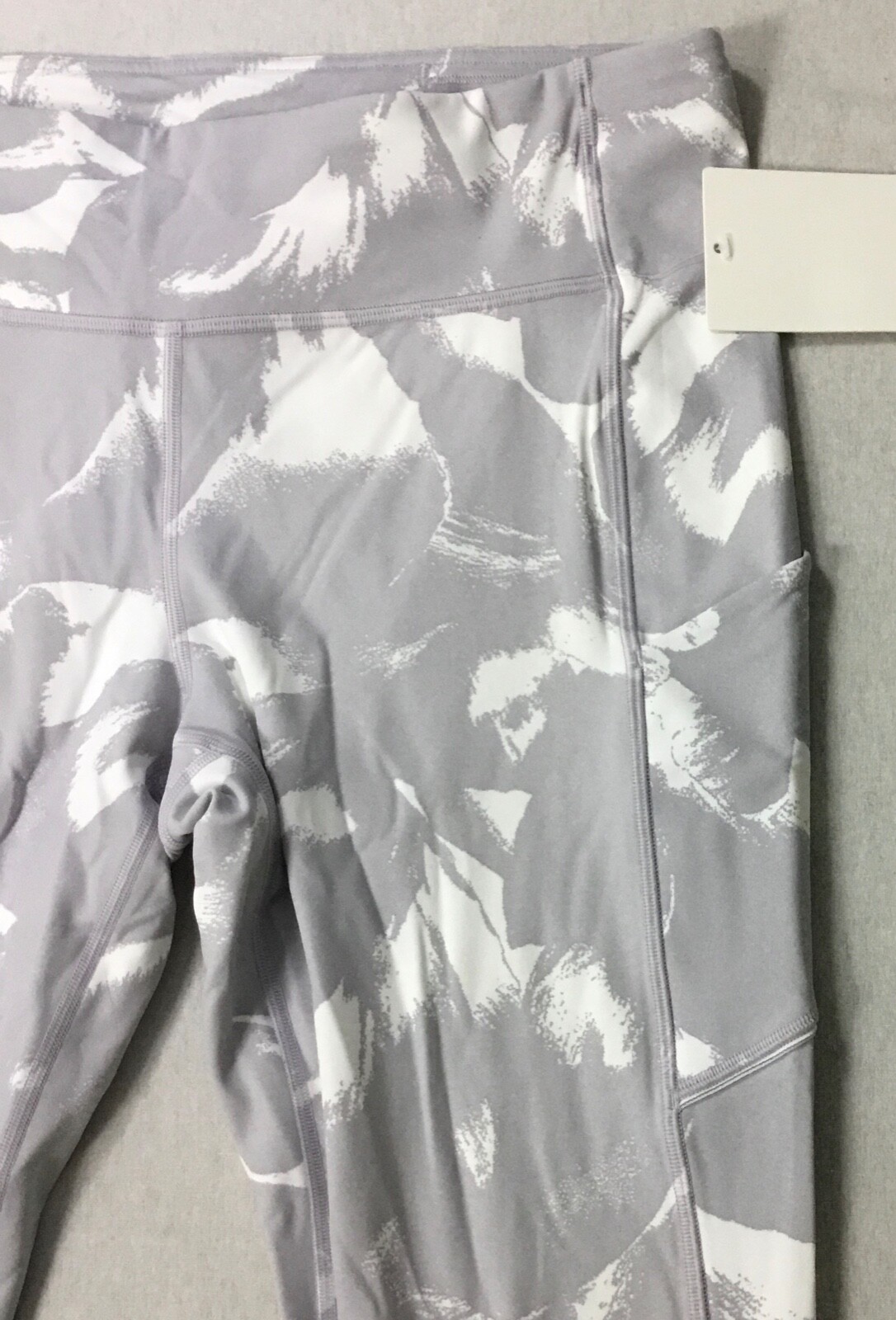 Lululemon Women’s Speed Up Tight 28” LW5CDSS FPWL Gray/White Size 12