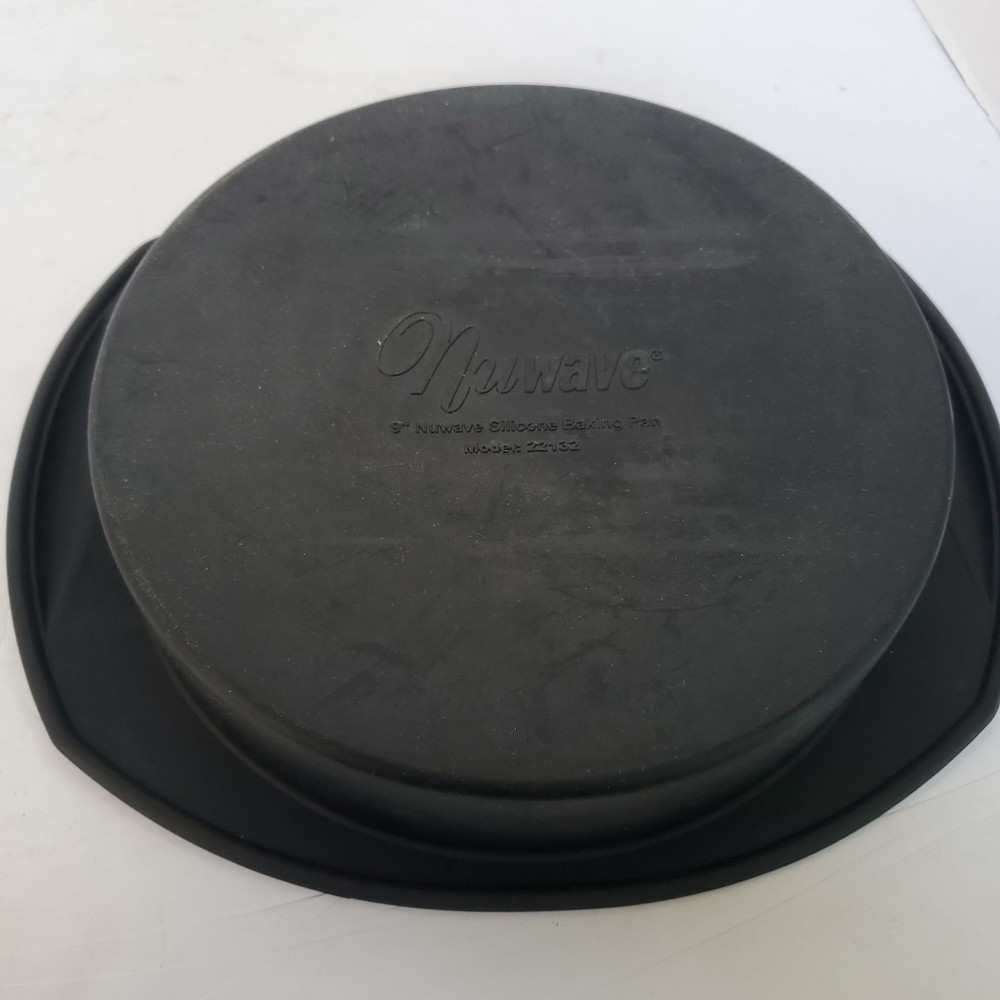 Nuwave Silicone Baking Bake Ware Pan 8x8 With Divider Insert & 9" Baking Pan