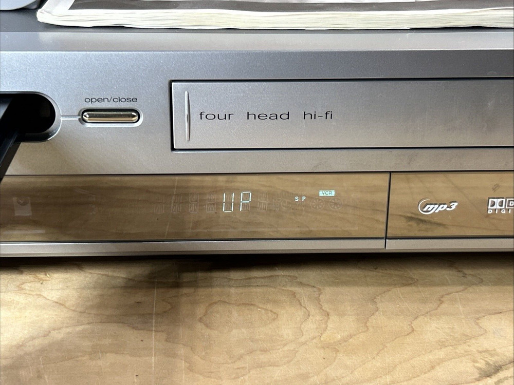 RCA VC125HF DVD/VHS Combo Player VHS Recorder W/ Remote & User Guide - Untested