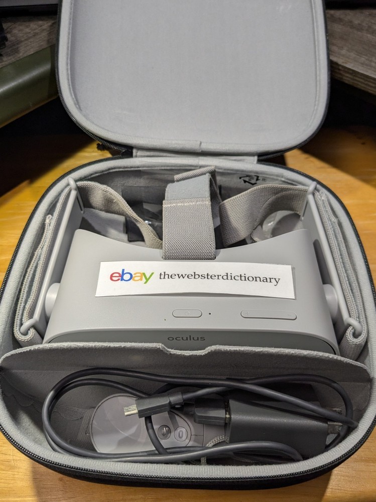 Oculus Go Standalone VR Headset 64GB Gray with Controller and Carrying Case