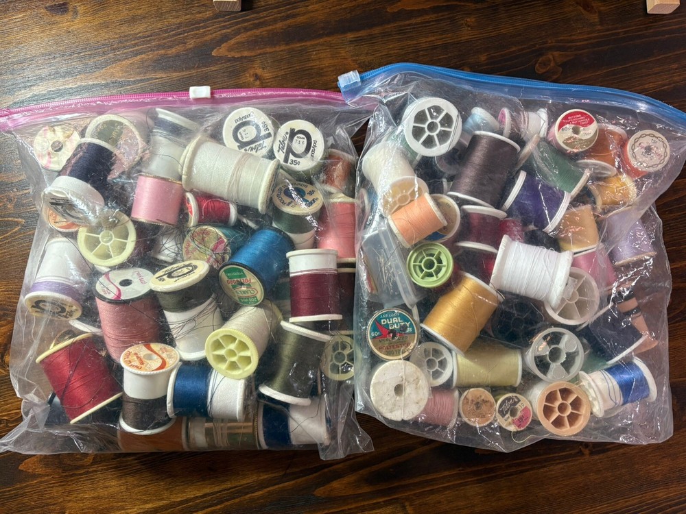 June Taylor Thread Holder and 85 spools Of Thread -See description