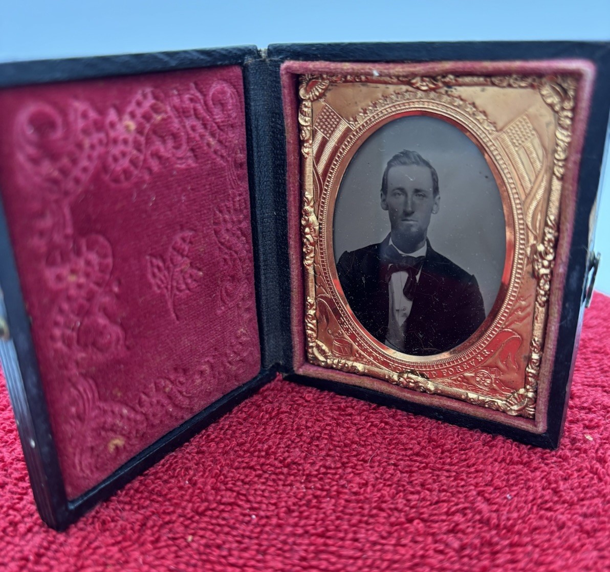 Antique Civil War Ambrotype Soldier “ The Union Now And Forever” Gold Frame Case