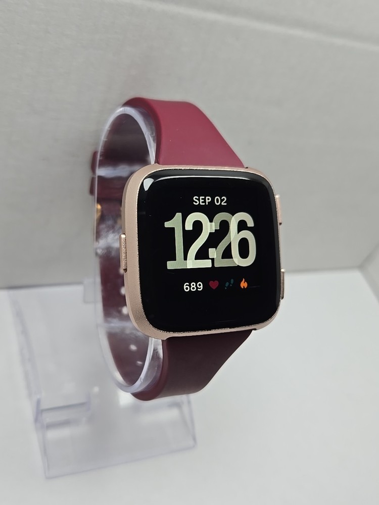Fitbit Versa FB504 Smartwatch Heart Rate Bluetooth Activity Tracker W Charger