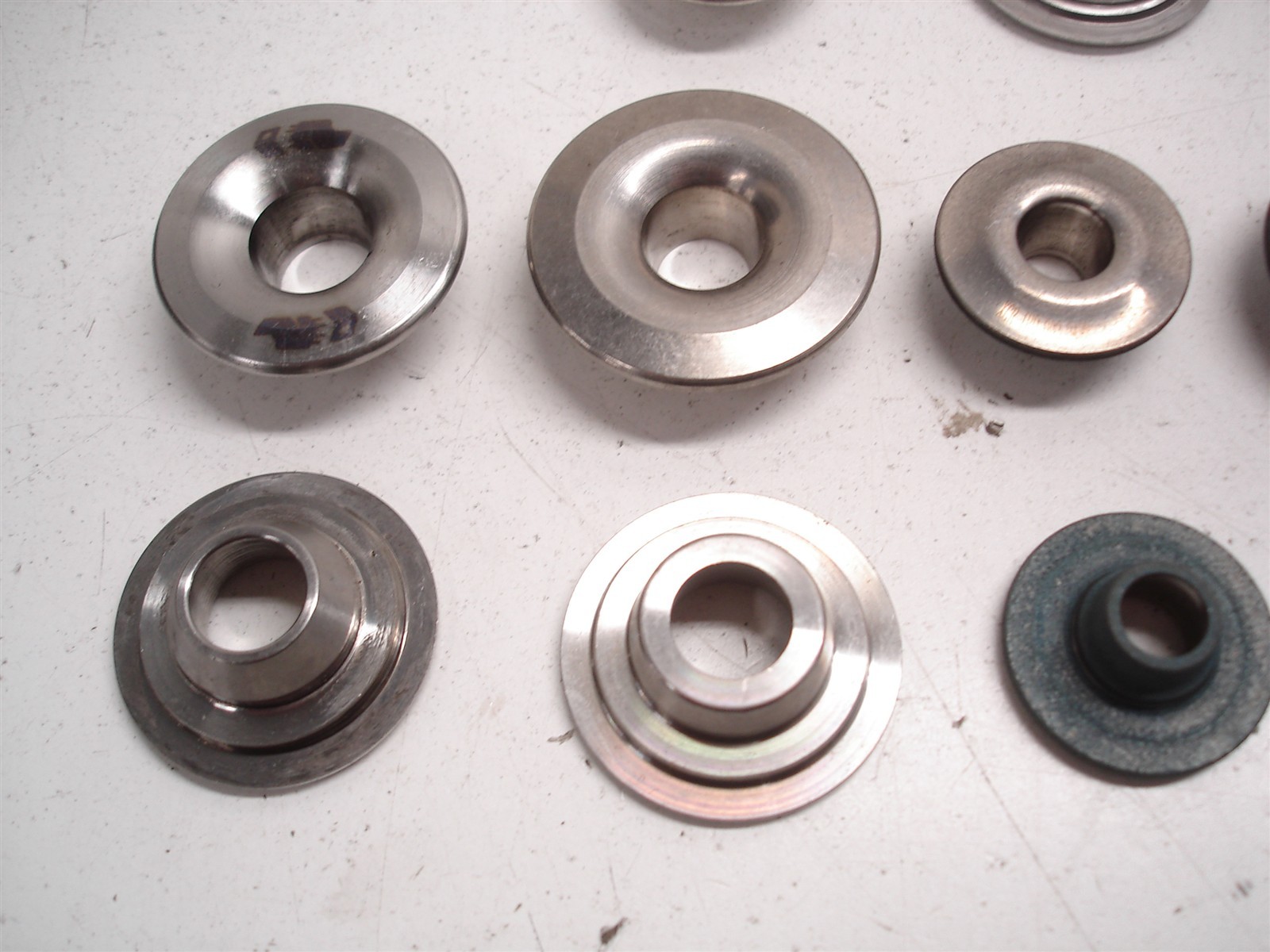 BULK 219 pcs NASCAR TITANIUM VALVE SPRING RETAINERS TOP LOCK / SUPER 7° DEL WEST