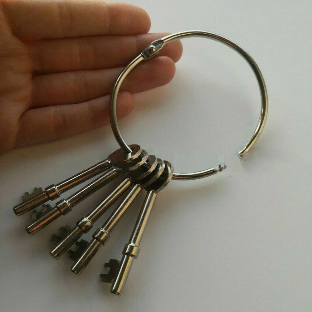 Extra Large Hinged Keyring Keyfob Split Ring Key Ring Jailers Fob 76mm Diameter